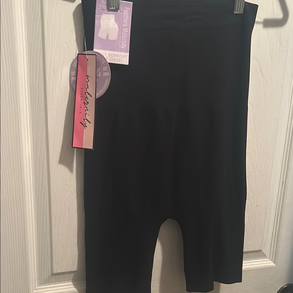 Motherhood Maternity Black Support Shorts - Picture 1 of 8